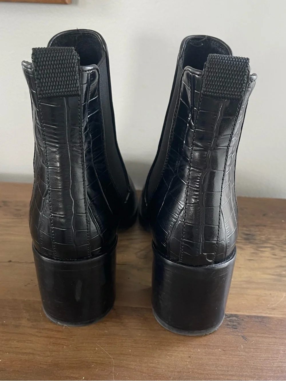 Minelli Black Croc-Embossed Chelsea Booties